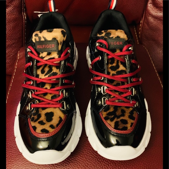 Great Tommy Hilfiger Shoes!!! - Picture 2 of 6
